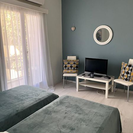 Sea View Apartments Near Athens Airport Artémida Eksteriør bilde